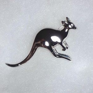 Kangaroo brooch in silver. 2 inches x 1inch